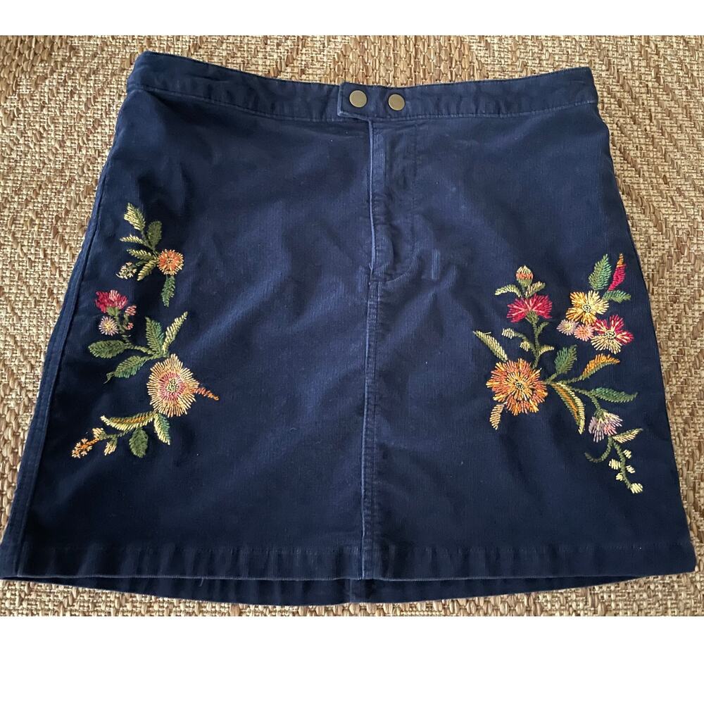 Mossimo Supply Co corduroy mini skirt with embroidery detail SZ 10